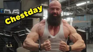 Brust Training auf Kratos Art