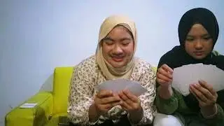Playing While Learning or Learning While Playing?