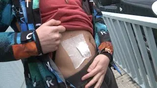 Entra con un cuchillo en clase y agrede a sus compañeros en Villena