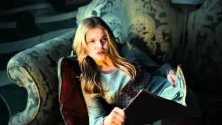 Dark Shadows - Strange Family Featurette