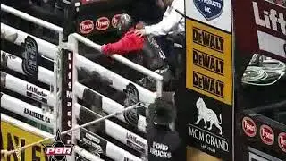 Mick E Mouse the unrideable top bull