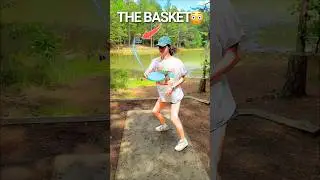 ЗНАЧИТЕЛЬНАЯ лунка для воды в диск-гольфе&hellip; 🤯 #discgolf #discgolfer #frisbeesport #trickshots