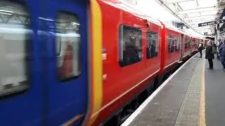 Boarding the Class 707 Desiro City at Richmond