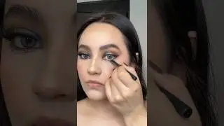 Maquillaje para vestido azul marino 💙 #eyemakeups #makeuptutorial #beautytutorial #shorts