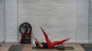 Happy Hips - 60 min with Amelia Schrader