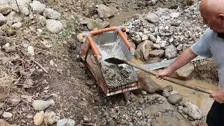 GOLD Discovery, Incredible Gold Find İn Old Stream Bed