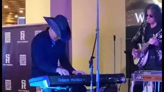 Sam Riddle &ldquo;BoomBox&rdquo; 2.26.22 with Brian Scott on Drums