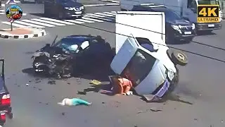 Idiots In Cars traffic accidets safe driving lessons 07