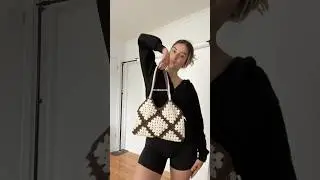 Obsessed with this tote 😮&zwj;💨 #crochettutorial #crochet #crochetbagpattern