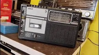 Philips 3 band 467 tape recorder like new condition tape need service