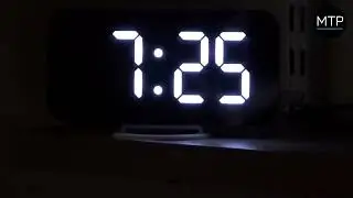 My Trendy Phone / LED-her&auml;tyskello Kahdella USB-latausportilla, Digitaalisella N&auml;yt&ouml;ll&auml;