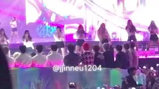 181201 BTS Taehyung and Jin dancing to MomoLand Bboom Bboom at MMA2018