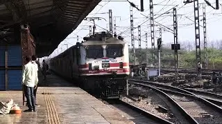 30066 BRC WAP 5 hauling 12268 - Hapa MMCT Duronto Express Skipping Kelve Rd || Indian Railways ||