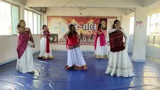Surtaal female performance #laalo #dwarikanonathmarorajaranchodche #surtaaldanceanddandiyaclasses