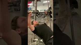 Bench press less stress #motivation #musclebuilding #fitfam #benchpress #lessstress #gymworkout