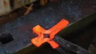 Kreuze aus Puddeleisen schmieden | Split Cross