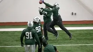 Jets D-line play touch football with Pepper Johnson