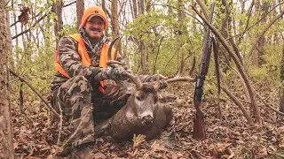 Huge Buck At Base Of Tree I Graphic Deer Hunting 2022