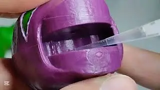 How to fix a loose knee on a Marvel Legends Maximum Hulk by reataching the pins