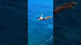 Plongeon de 5m50 en t&ecirc;te #dive#leapday#wild#playa#calanques