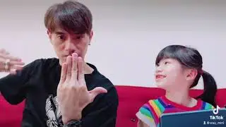 Way黑爸 & Mini. Funny finger tutting for love.