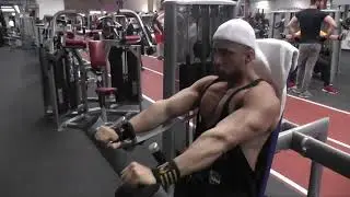 Fitness Ausbildung: Fitness-Instruktor Alternative Personal Trainer - Brusttraining - Birol Isik