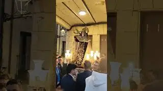 Refugio procesi&oacute;n Santa Teresa Alba de Tormes por lluvia #salamanca #flagelado3