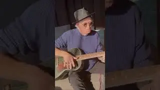 Keith Richards playing on 1930s guitar #shorts #rockmusic #therollingstones #keithrichards #guitar