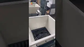 Mini double shaft shredder-head material shredding #wastemanagement
