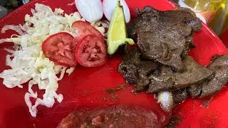 Deliciosos higados encebollados