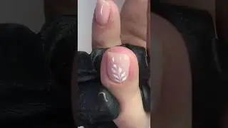 How to draw leaves on nails #Shorts