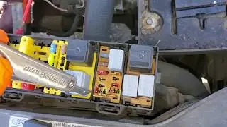 2005 Ford Taurus Windshield Wiper Fuses & Relays, Circuit Explained