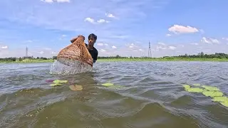 Traditional Polo Fishing|Village Boy Bamboo Tools Polo Fishing|