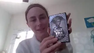Elle qui oracle, review