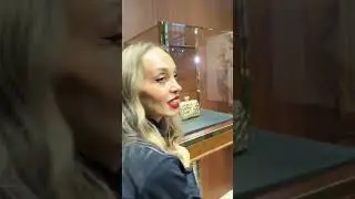 Женская сумочка из золота 8.5 кг для ОЧЕНЬ обычных людей 🤣 | Зубарев #shorts