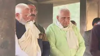 PM Modi at his mother Heera Ba's funeral