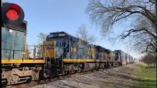 SD40-2 & C40-8C leading CSX manifest M688 north bound on the LIRC at Columbus Indiana