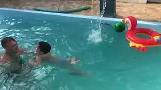 RAVI E O PAI NO BANHO