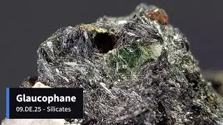 09.DE.25 - Glaucophane - #D44 - Min&eacute;raux
