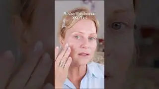 Revlon Skin Tint vs. podkład pielęgnacyjny: por&oacute;wnanie dla sk&oacute;ry dojrzałej