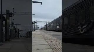 Rc6 Uppsalapendeln avg&aring;r fr&aring;n Uppsala C #train #trainspotting #railway #railfan #sweden