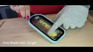 Microplane: Select Series Fine Cheese Grater