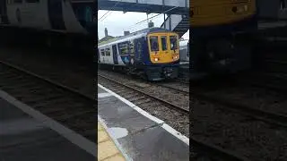 Class 319 departs Prescot #ukrailscene #trainspotting #trains #hornby #bachmann #hattons