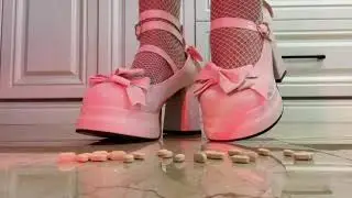 ASMR High Heels Crushing Pills 👠 | Intense Crunchy Sounds | ASMT by a Chinese Girl