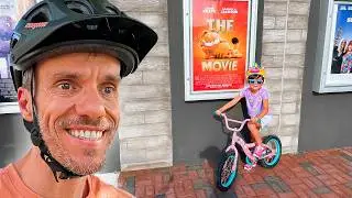 PASSEIO DE BICICLETA NO CINEMA EM ORLANDO - Família Brancoala
