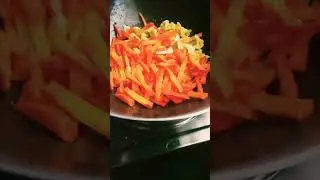 veg fried rice ki unique recipe#food #indianrecipe #youtubeshorts @CookvibeX