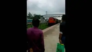 15656 Katra kamakhya express arriving at Raxaul Juction
