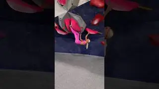 Foot Jam Boulder 🫣 #bouldering #routesetting #climbing #indoorclimbing #shorts