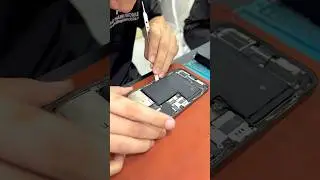 Thay pin iPhone 14 Pro Max🪫 #suadienthoai #thanhcongnghe #iphone14promax #thaypin #phatthanhmobile