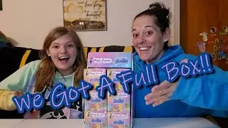 Opening a Full Box of @MoriahElizabeth Mystery Squishies!